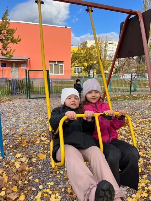 Обід і прогулянка на свіжому повітрі.